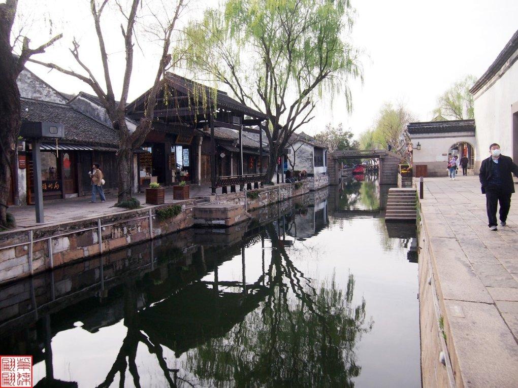 一婴儿太丑被生母弃养,尼姑路过大笑:我来养,结果成就千古一帝